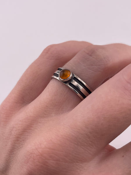 size 8 sterling silver amber lined band ring