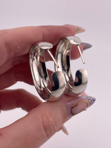 sterling silver 1-3/8" curved partial hoop post earrings
