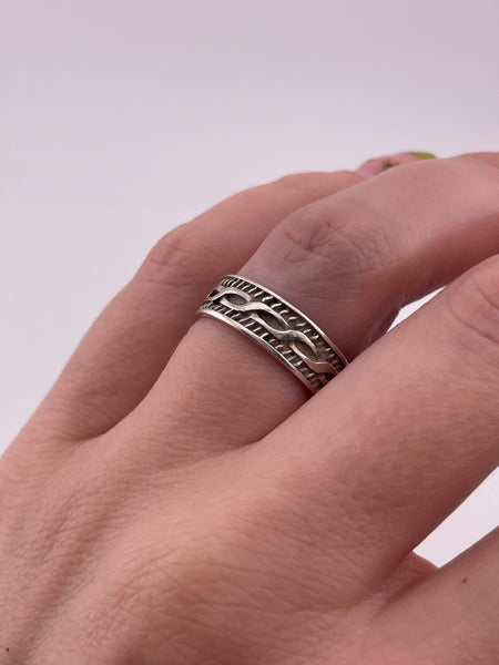 size 7 sterling silver stoneless entwined design band ring