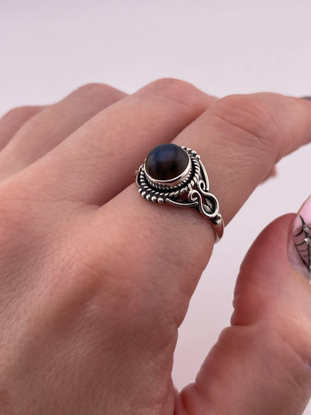 size 8.75 sterling silver round labradorite rope design ring
