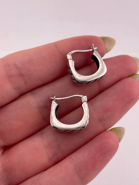 sterling silver stoneless small textured square hoop earrings