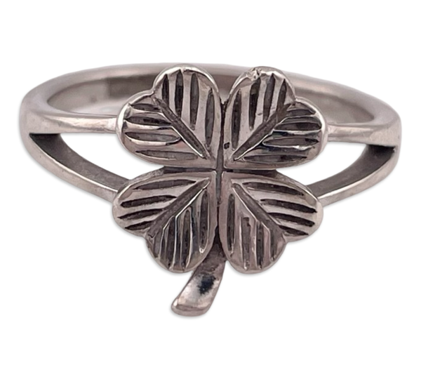 size 6 sterling silver four leaf clover ring