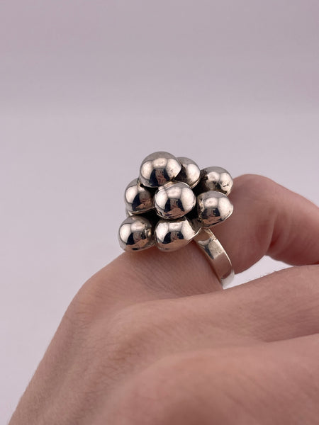 size 4.5 sterling silver Mexican stoneless stacked domes ring