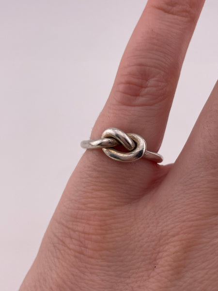 size 5.25 sterling silver knotted ring