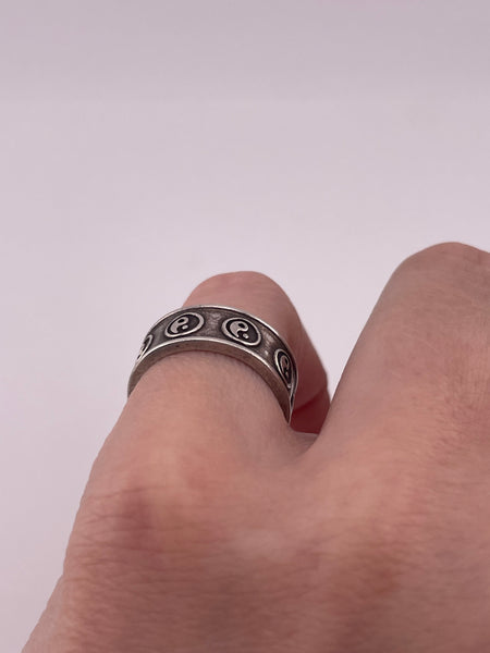size 5.25 sterling silver yin-yang band ring