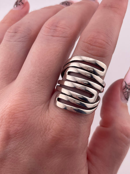 size 9 sterling silver Silpada stoneless maze ring