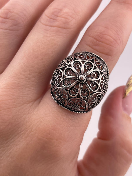 size 8 sterling silver stoneless cut-out ring