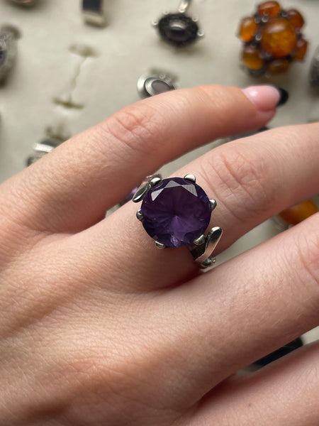 size 7.25 sterling silver faceted color changing glass ring