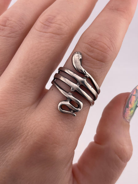 size 8.5 sterling silver snake ring ***AS IS***