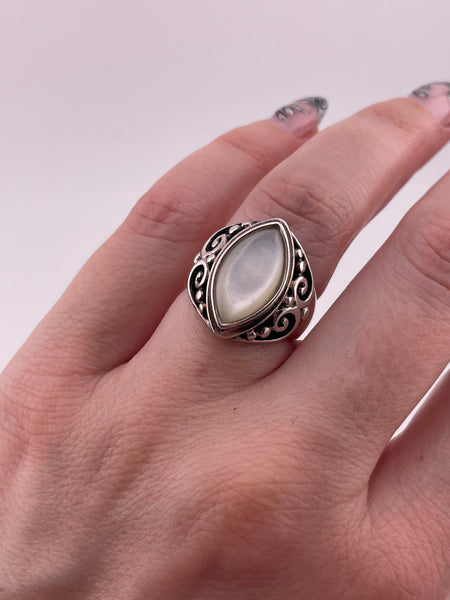 size 6.75 sterling silver mother of pearl swirl design ring