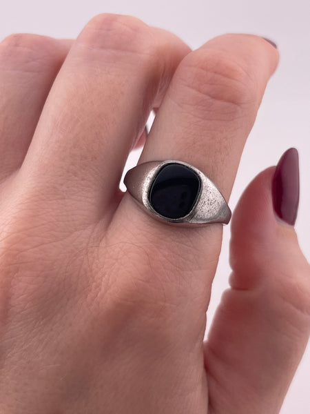 size 11 sterling silver rhodium plated Uncas onyx ring ***AS IS***