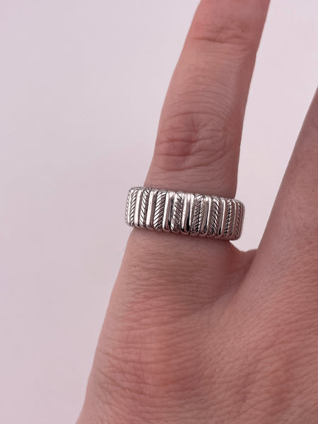 size 4.75 rhodium plated sterling silver Judith Ripka textured band ring