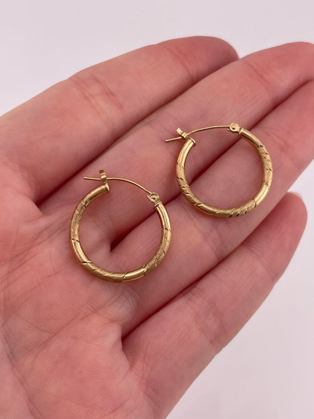 14k yellow gold etched 3/4" hoop earrings