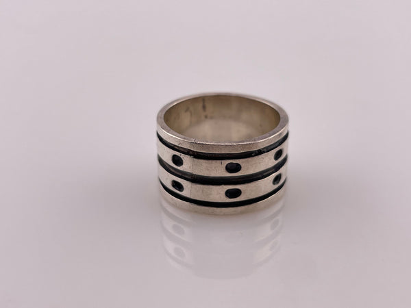 size 7.75 sterling silver stoneless wide band straight line dots design ring