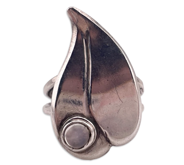 size 5.5 sterling silver rainbow moonstone leaf ring