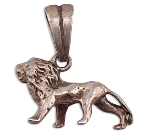sterling silver lion pendant