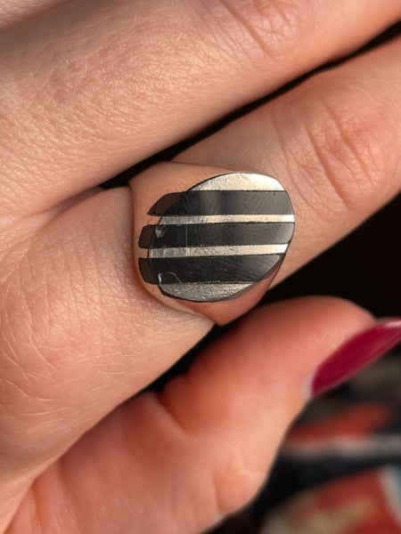 size 8.25 sterling silver Mexican black resin stripe ring ***AS IS***