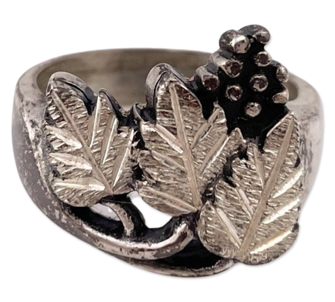 size 6 sterling silver leaf ring