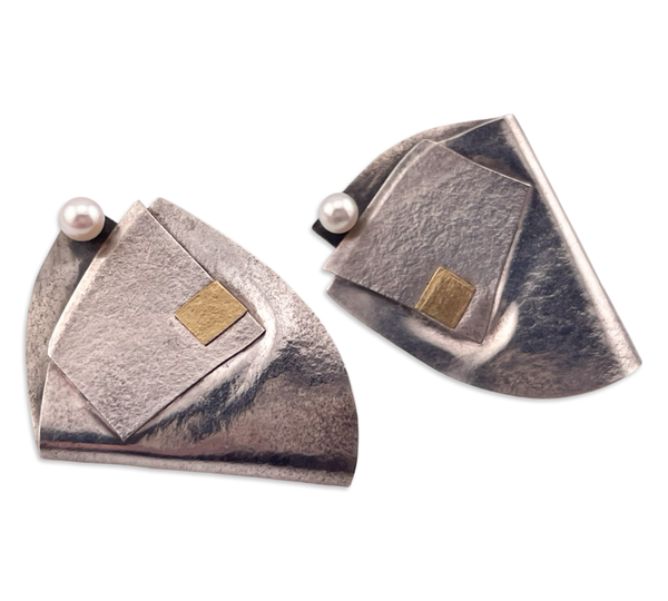 sterling silver artisan pearl gold accent post earrings
