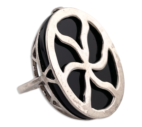 size 8.5 sterling silver synthetic onyx ring