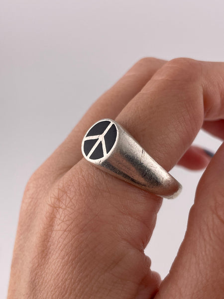 size 14.25 sterling silver very worn peace sign ring **AS IS**