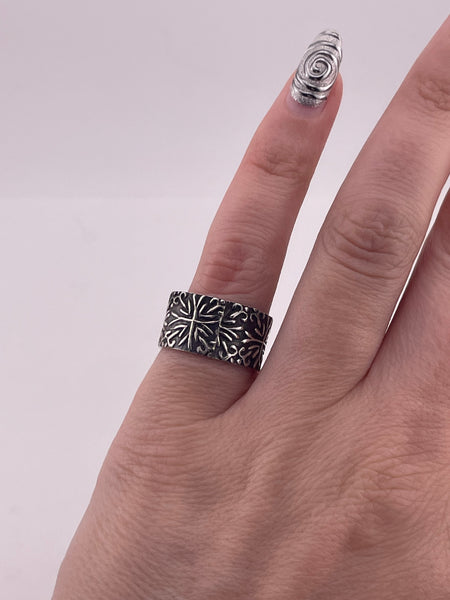 size 5.75 sterling silver cross band ring