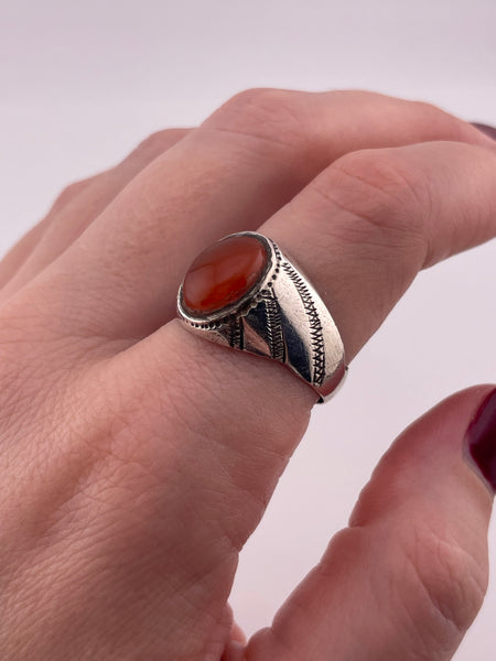 size 10.25 900 silver carnelian zig-zag etched ring ***AS IS***