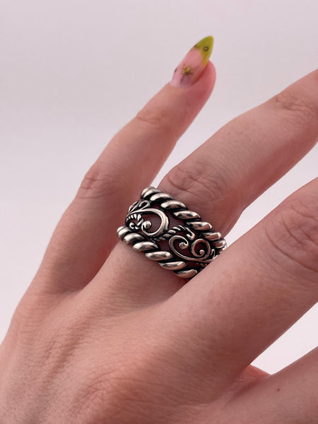 size 7.75 sterling silver Carolyn Pollack swirl ring
