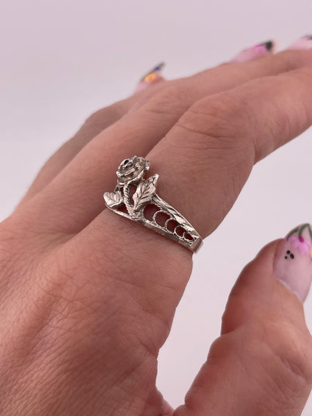 size 8 sterling silver rose ring