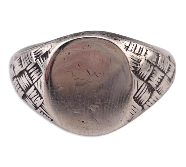 size 9 sterling silver Avon signet ring