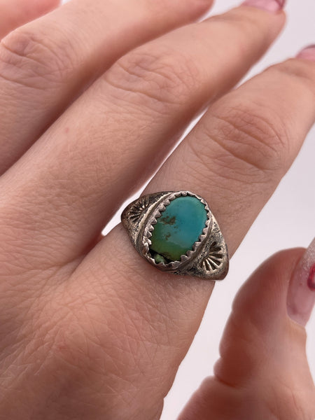 size 8.25 sterling silver turquoise stamped ring ***AS IS***