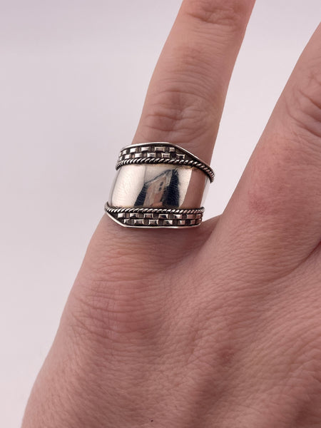 size 5.5 sterling silver stoneless wide band checkered ring