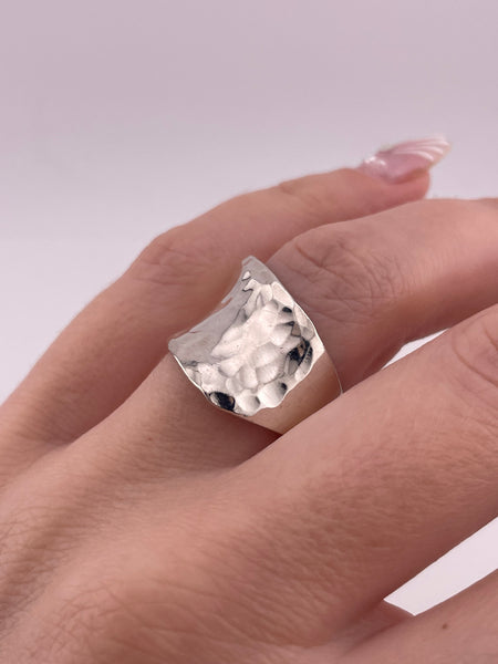 size 7.5 sterling silver stoneless hammered ring