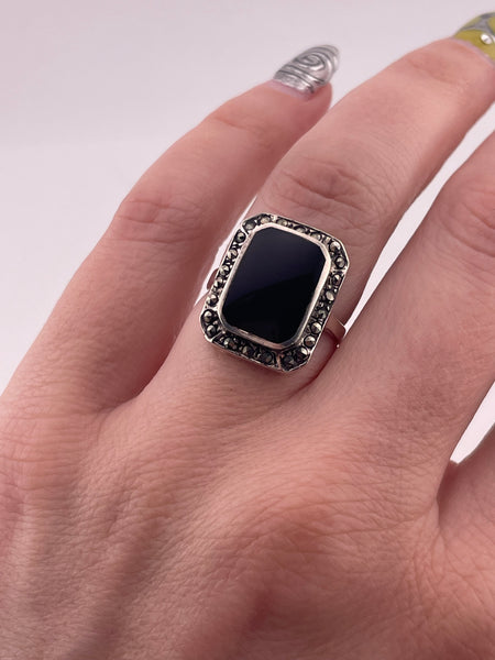 size 6.75 sterling silver black glass marcasite ring