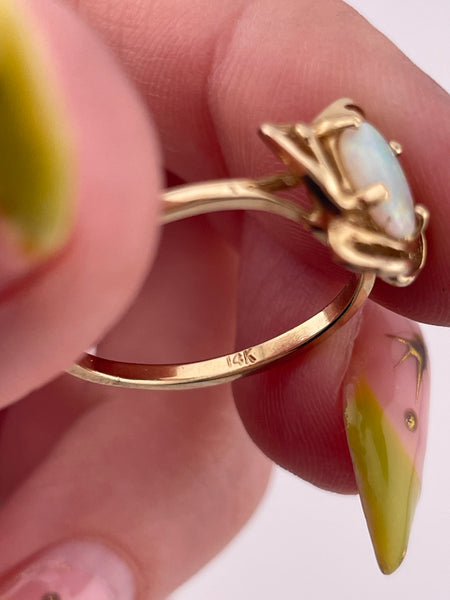 size 7 14k yellow gold opal ring