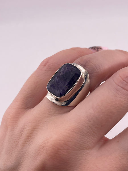 size 7 sterling silver faceted purple stone ring