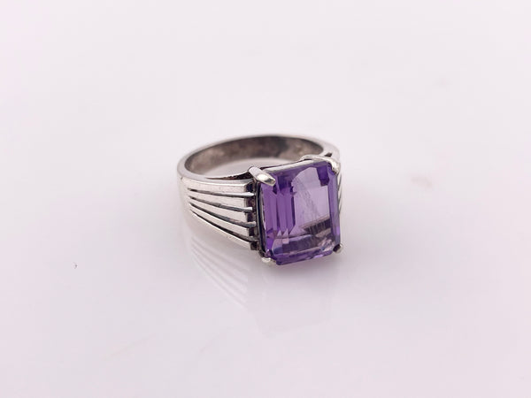 size 5 sterling silver faceted amethyst rectangle cut-out lines ring