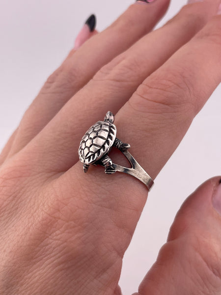 size 9.25 sterling silver wiggly turtle ring