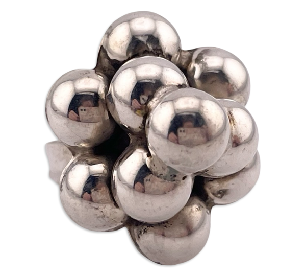 size 4.5 sterling silver Mexican stoneless stacked domes ring