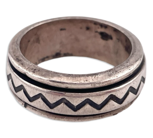 size 6.5 sterling silver spinner zig zag band ring