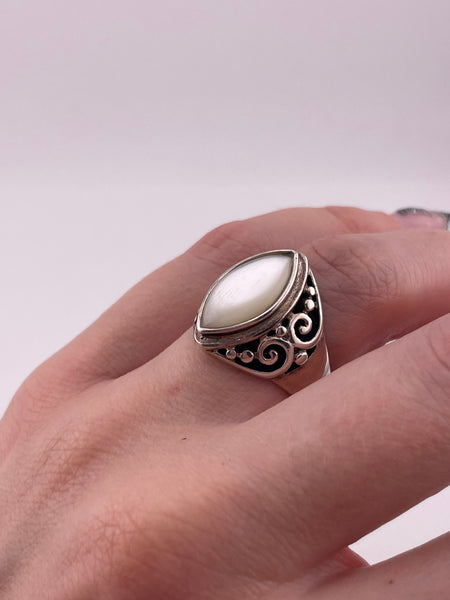 size 6.75 sterling silver mother of pearl swirl design ring