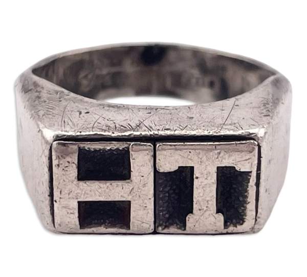 size 8.75 sterling silver 'HT' initials ring ***AS IS***