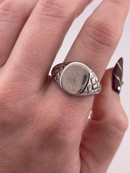 size 9 sterling silver Avon signet ring