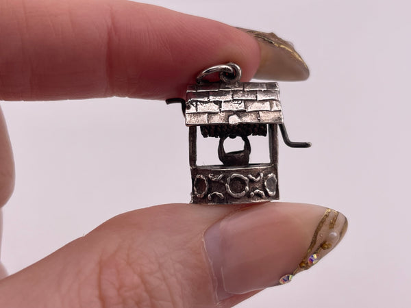 sterling silver wishing well pendant