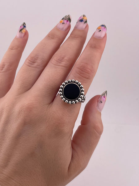 size 7 sterling silver designer Lagos Caviar Maya onyx circle ring