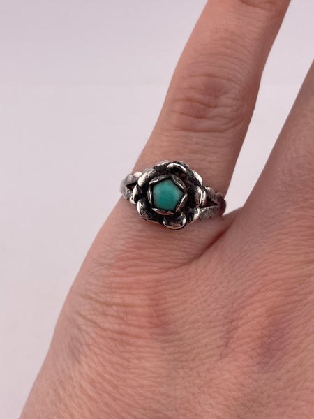 size 6 sterling silver synthetic turquoise flower ring