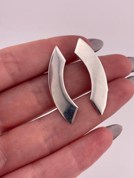 sterling silver stoneless curved post earrings