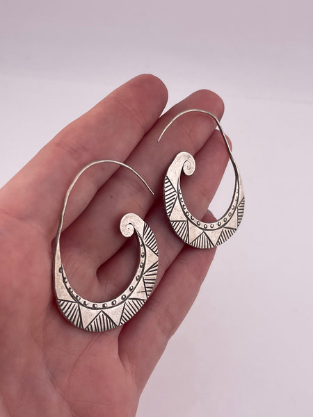 sterling silver stoneless etched threader earrings