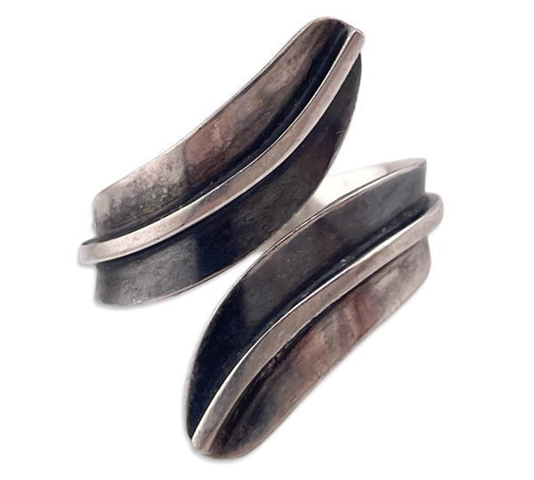 size 9 sterling silver stoneless bypass ring