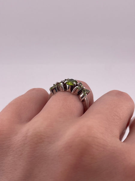 size 7 sterling silver faceted peridot ring